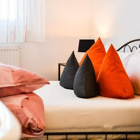 Ferienwohnung Dina 2 *